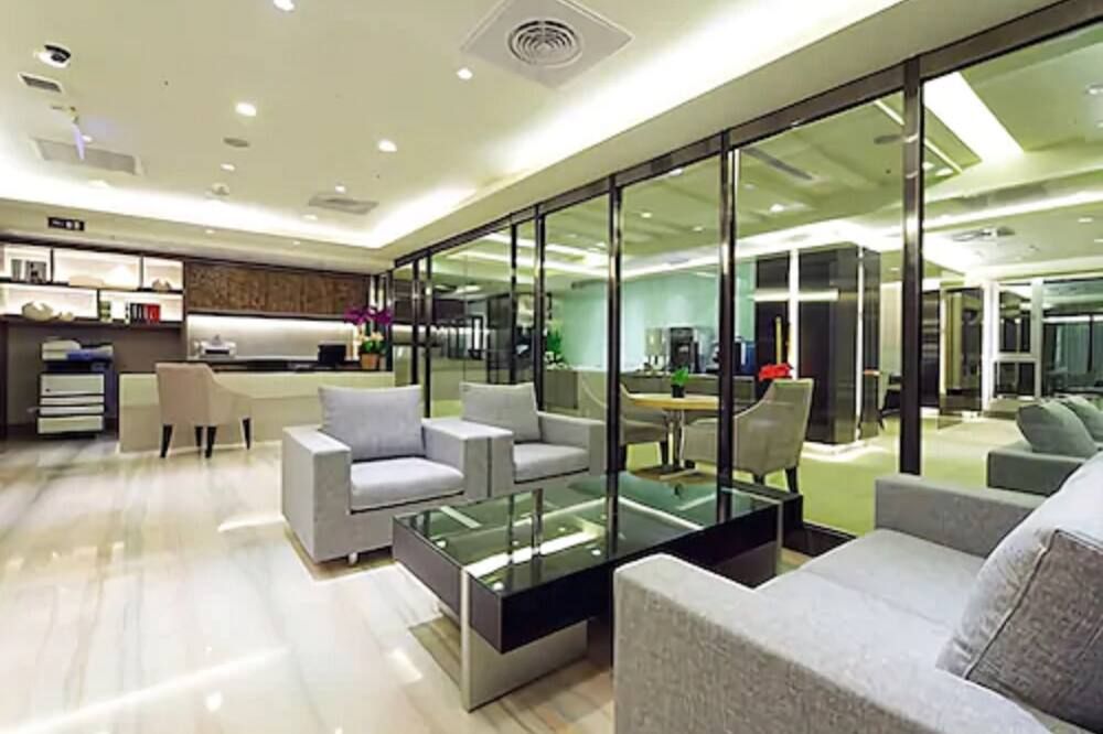 أوربان هوتل 33