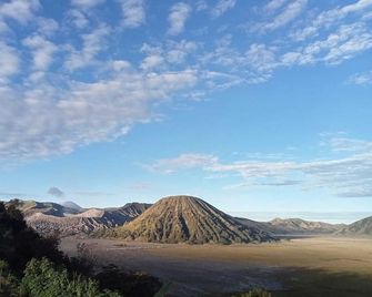 Tengger Indah Seruni Bromo - Sukapura - Vista del exterior