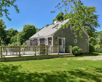 Huge Deck Outdoor Shower Dog Friendly - Brewster - Building