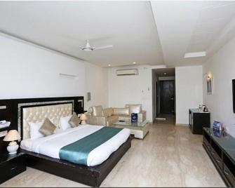 Hotel Grand Singhania - Ballia - Bedroom