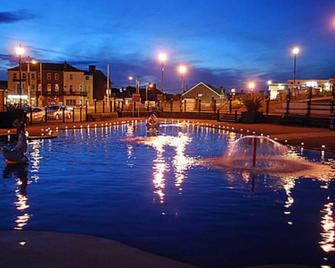 The Beach House! Just Steps From The Bea - Mablethorpe - Pool