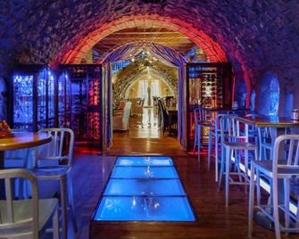Avli Lounge Apartments - Rétino - Restaurante