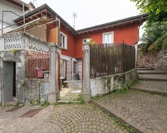 Campari & Aperol - Iseo - Gebäude
