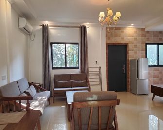 Golgota Hotel Resort - Dili - Sala
