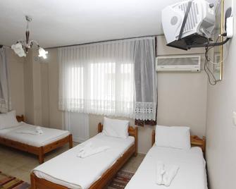 Vardar Pension - סלקוק - חדר שינה