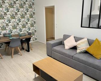 Bel Appart Le Rousseau in Metz parking + free wifi - Metz - Wohnzimmer