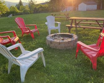 The Sunview Motel - Tannersville - Patio