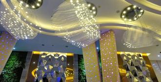 Holiday Villa Hotel & Residence - Shangai - Lobby