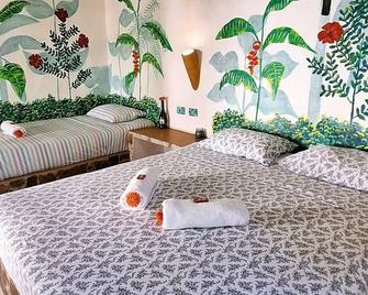 Arhuaco Cabin at Chévere Beach: Comfort and Nature in Front of the Caribbean Sea - Ciénaga