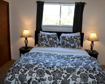 Centrally Located East Wenatchee Home - East Wenatchee - Bedroom