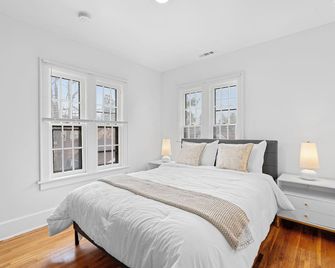 Martha Vineyard - Lansing - Bedroom