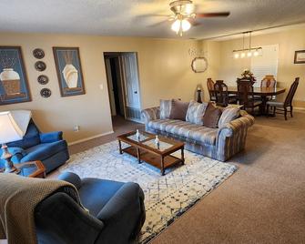 The Cottage off Constitution - Ashdown - Sala de estar