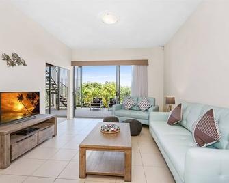 3 Bedroom Executive - 1 Nt(3 bedroom apartment) - Casuarina - Living room