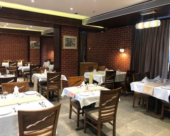 Shelke's Vintage Inn - Thane - Restaurant