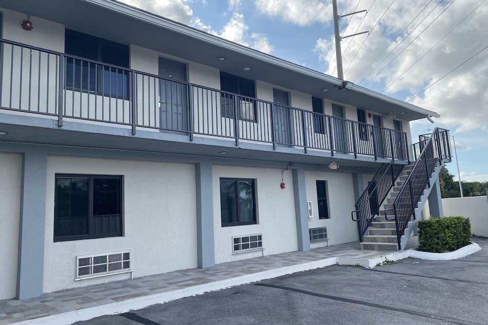 Hialeah Airport Motel from $101. Hialeah Hotel Deals