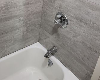 River Heights Motel - Crump - Baño
