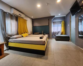 Amdar Hotel & Hostel - Eilat - Bedroom