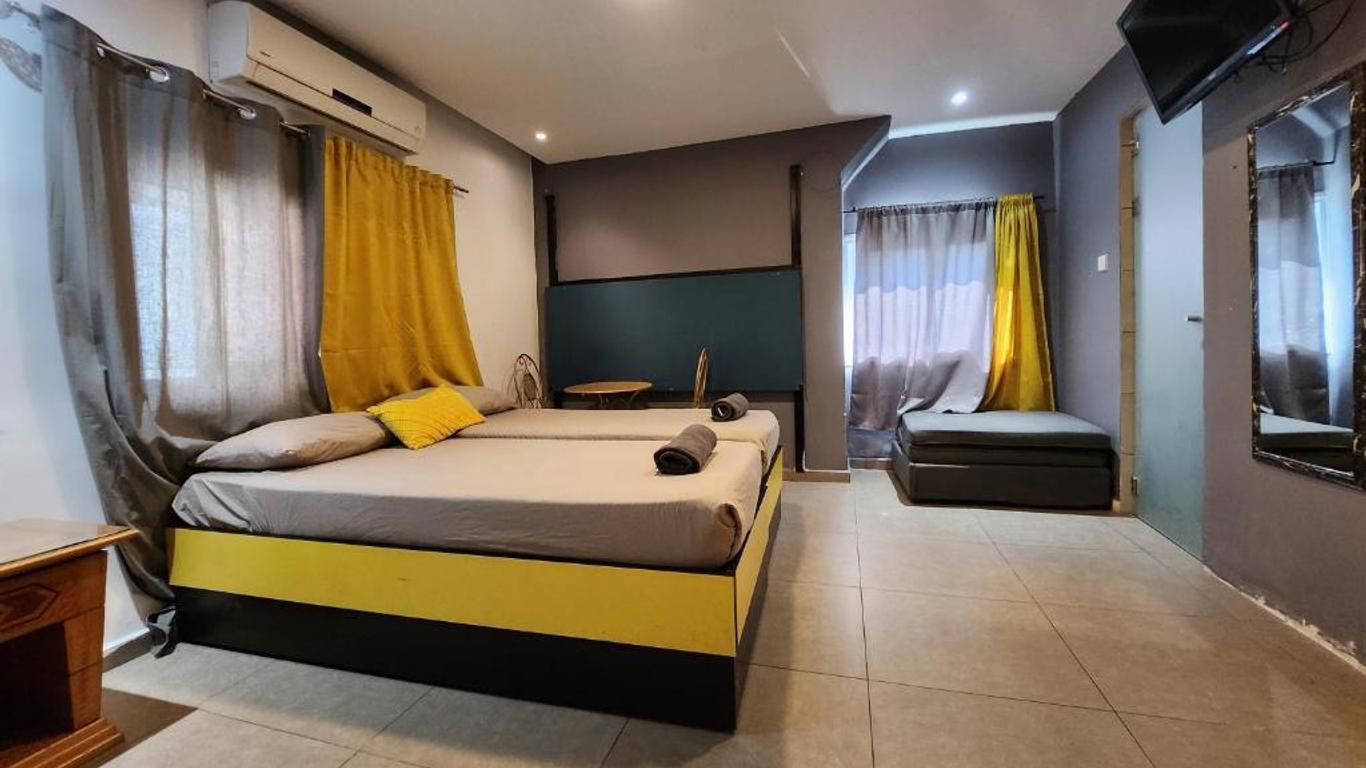 Amdar Hotel & Hostel