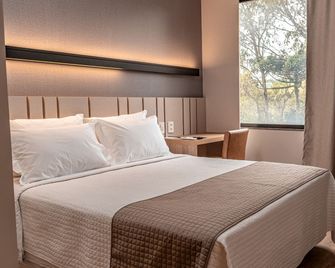 Plaza Hotel & Boulevard Convention - Vale dos Vinhedos - Garibaldi - Bedroom