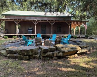 Cozy Pettit Bay/Lake Tenkiller pet friendly cabin. Hunters & Fishermen welcome. - Park Hill - Patio