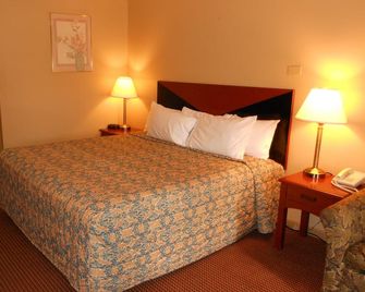 McClellan Inn Anniston - Anniston - Slaapkamer