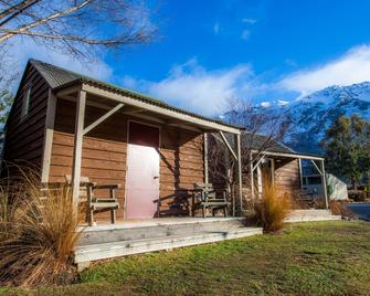 Queenstown Top 10 Holiday Park - Queenstown - Building