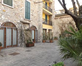 Casa Portici - Torri Del Benaco - Building