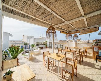 Hostal Menurka - סיוטדליה דה מנורקה - מרפסת