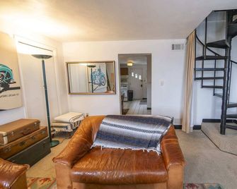 Southwest Charming Apartment - Amazing View - Pittsburgh