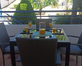 2 Bed Apt - Close To Beach - Pool - Balcony - Mojácar - Balcón