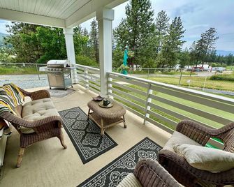 Licensed Pet Friendly Suite on Haskap Farm - Kelowna - Balcón