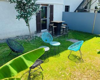 L'appar-T loft avec Spa privatif et jardin - Gières - Patio
