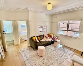 Bondi Bungalow - Sydney - Stue