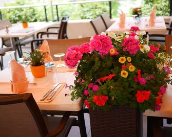 Auberge Communale à l'Union - Ньйон - Ресторан