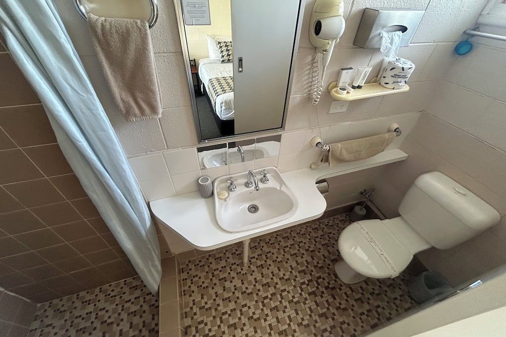 وارين موتور إن