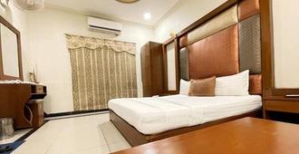 The Grand Hotel Multan - Multān - Bedroom