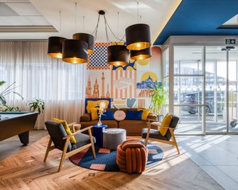 Holiday Inn Express Antwerp City - North By IHG - אנטוורפן - בניין