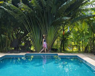 Maisons Wat Kor - Battambang - Basen