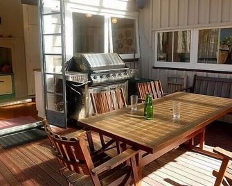 Haven on Hannan - Whitianga Holiday Home - Whitianga - Restaurant