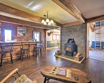 Country Escape with Sauna, 10 Mi to Cooperstown - Richfield Springs - Dining room