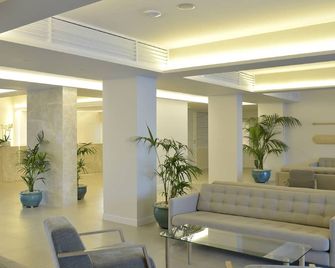 Sunrise Gardens Aparthotel - Protaras - לובי