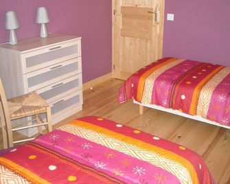 Chalet Chêne in the heart of the Parc des Volcans, close to the Sancy massif - Saint-Genès-Champespe - Chambre