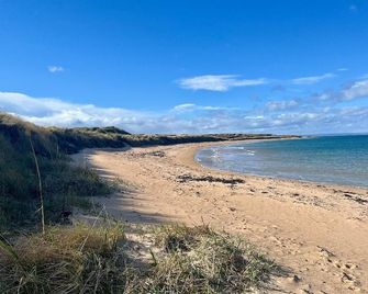 Beach Cottage in a Tranquil Location - Kingsbarns - Beach