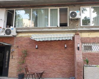 Nino's Hotel On Tsamebuli - Tbilisi - Bygning