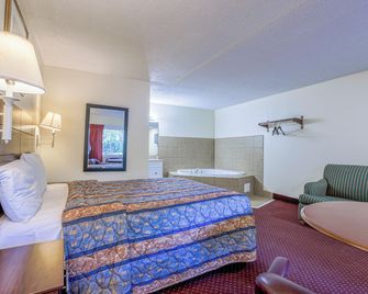 Whispering Pines by Hotel O Whitestone VA - White Stone - Bedroom