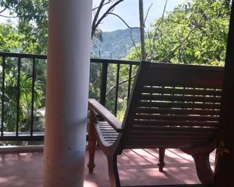 Samadhi Nature Resort - Ella - Balkon