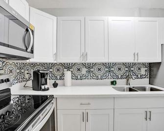 Modern Escape Ftl - 1br - Fort Lauderdale - Kitchen