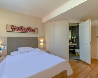 Hanting Hotel Lhasa Potala Palace West Branch - Lhasa - Bedroom