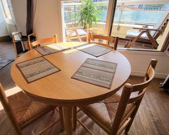 Studio Élégant à Cergy avec parking - Cergy - Comedor