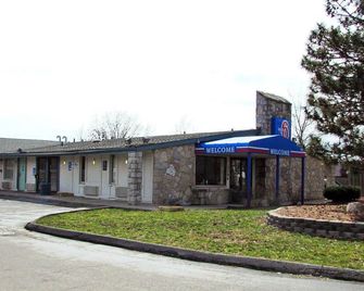 Motel 6 Kalamazoo - Kalamazoo - Building
